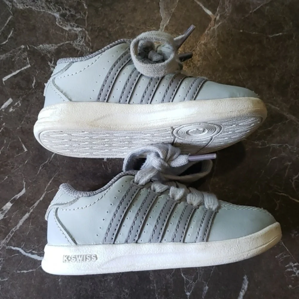 K Swiss sneakers.‎ Size 5